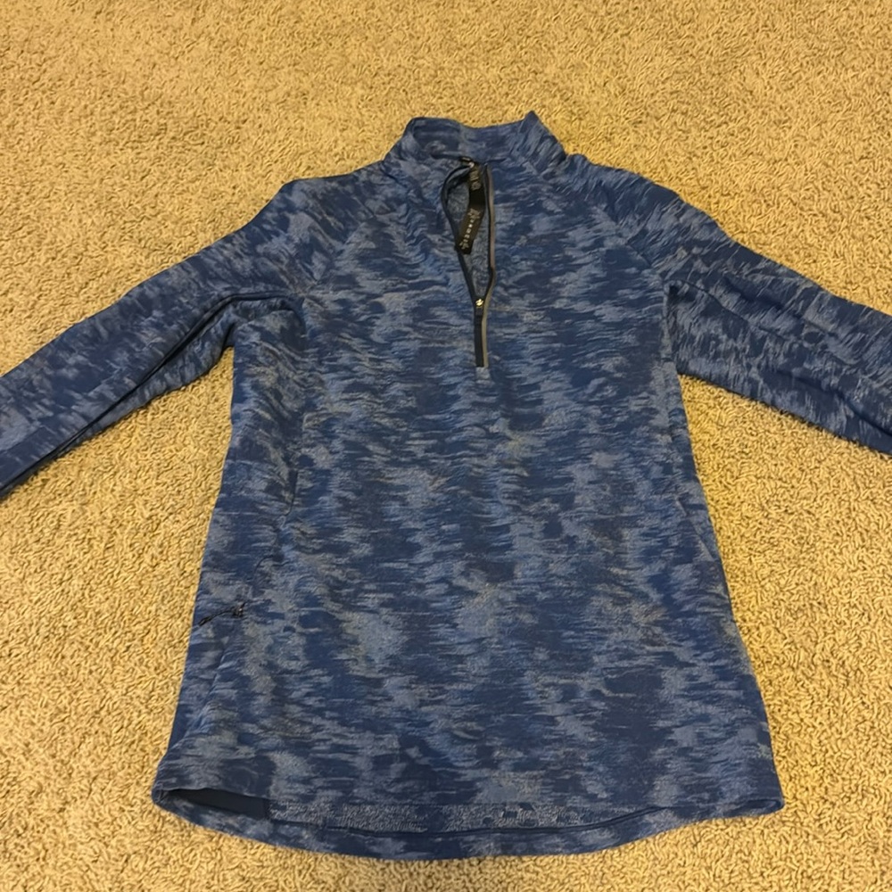 Men’s Lululemon quarter zip 
never worn but no tags
size XS
blues color
rare